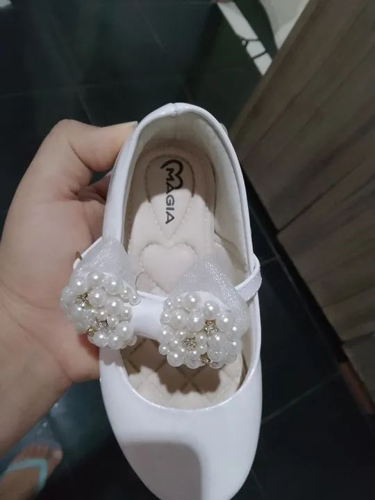 Sapatilhas infantis brancas com pedrarias - Foto 3
