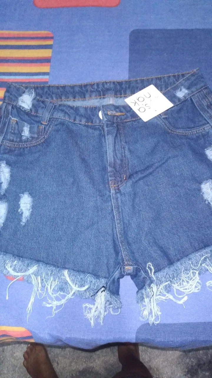 Short Jeans Destroyed com Barra Desfiada