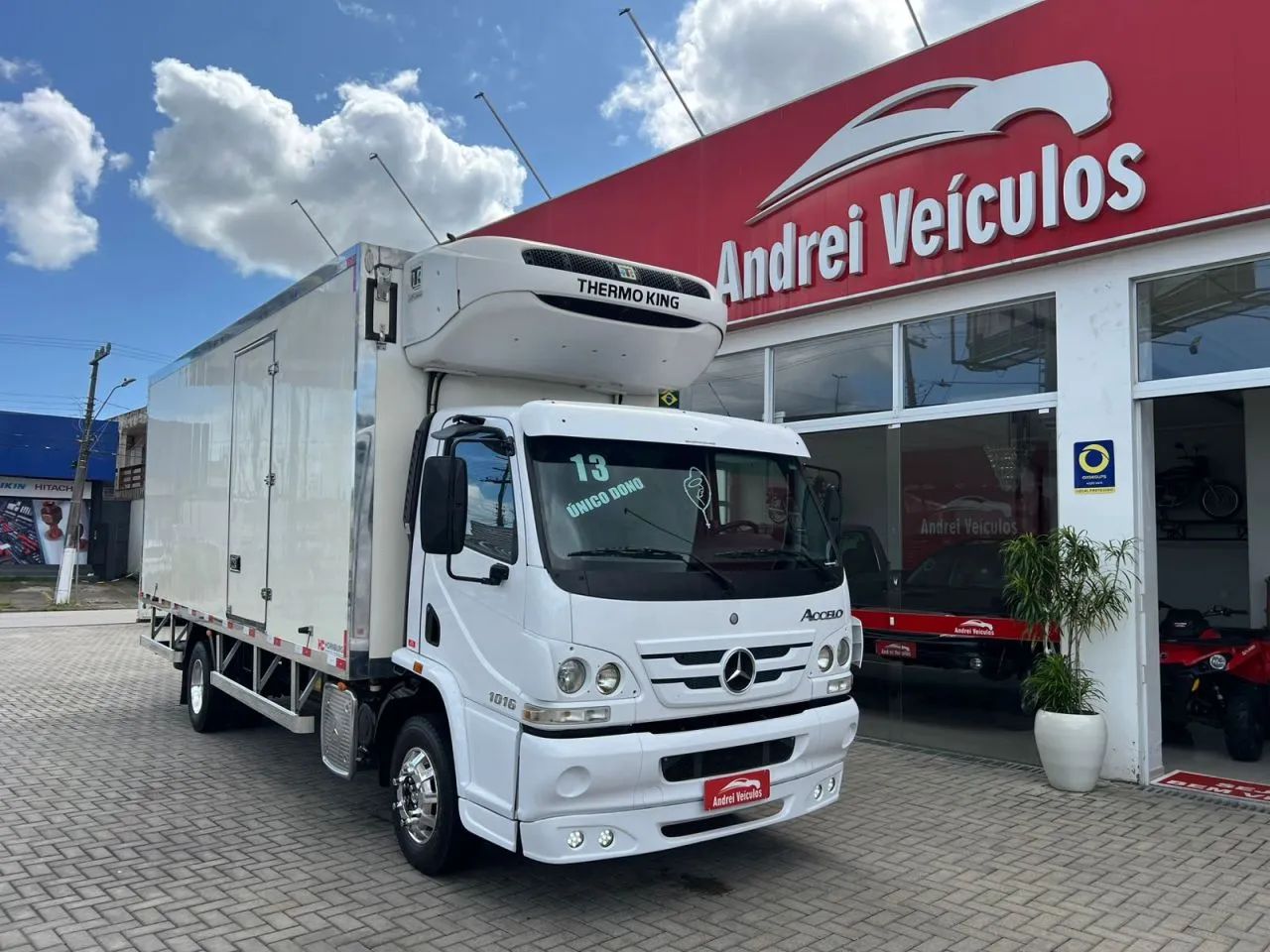 MB Mercedes-Benz Accelo 1016 Completo Baú Frigorífico 2013