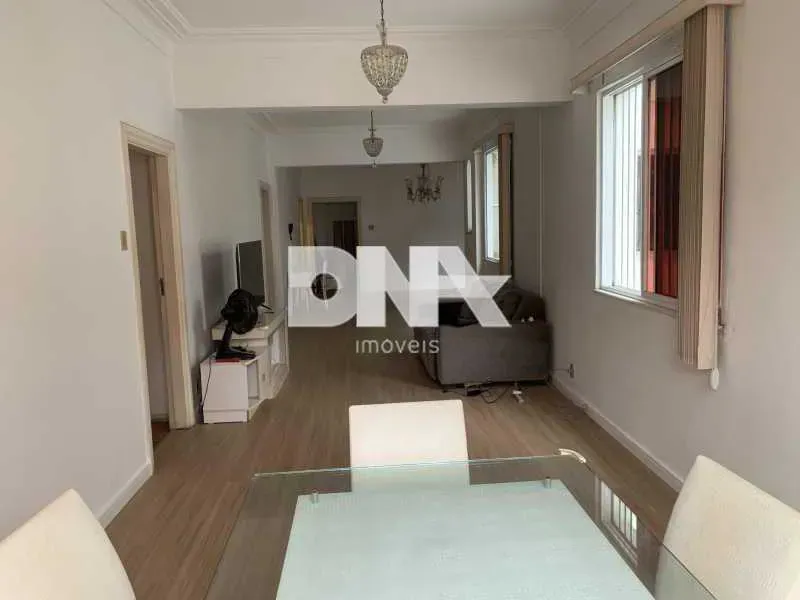 Apartamento - / Residencial / Copacabana