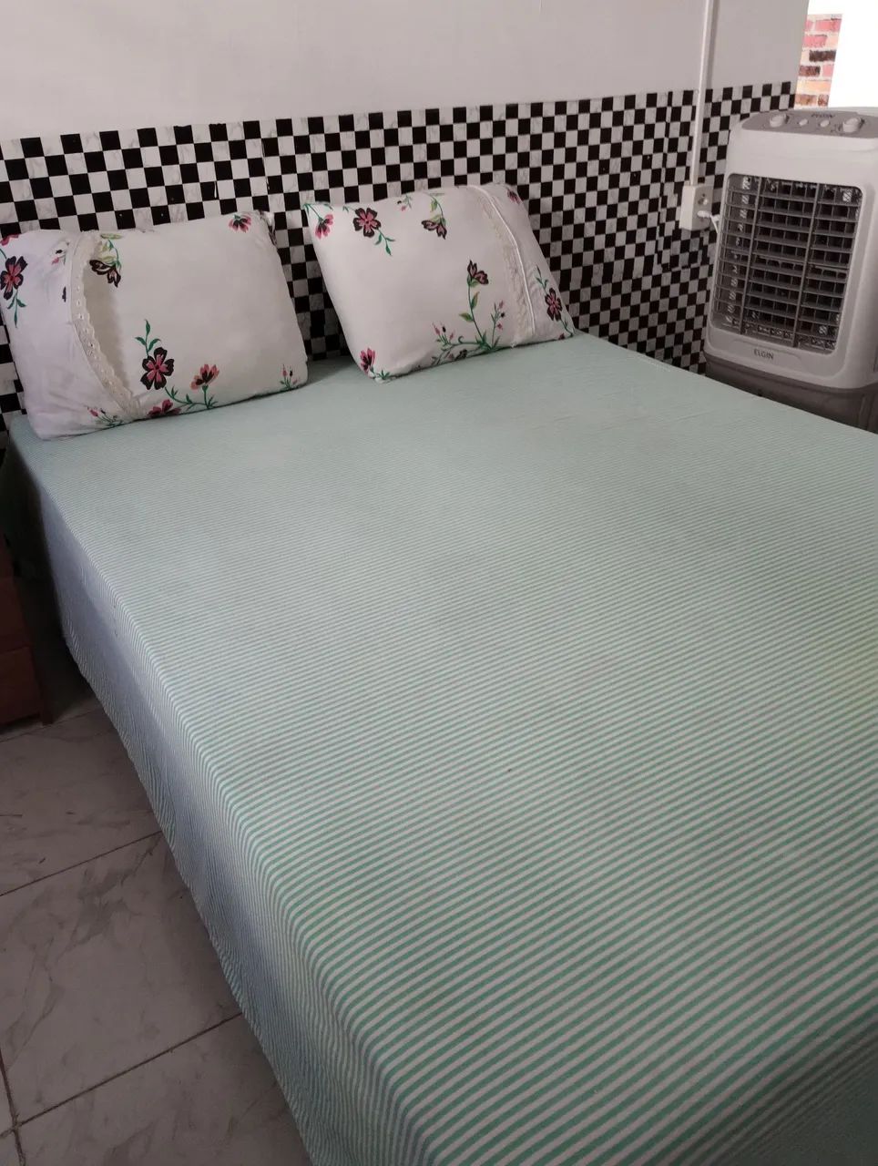 Quarto banheiro e cozinha mobiliados