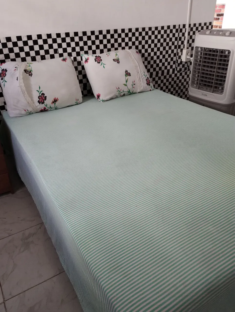  Quarto banheiro e cozinha mobiliados