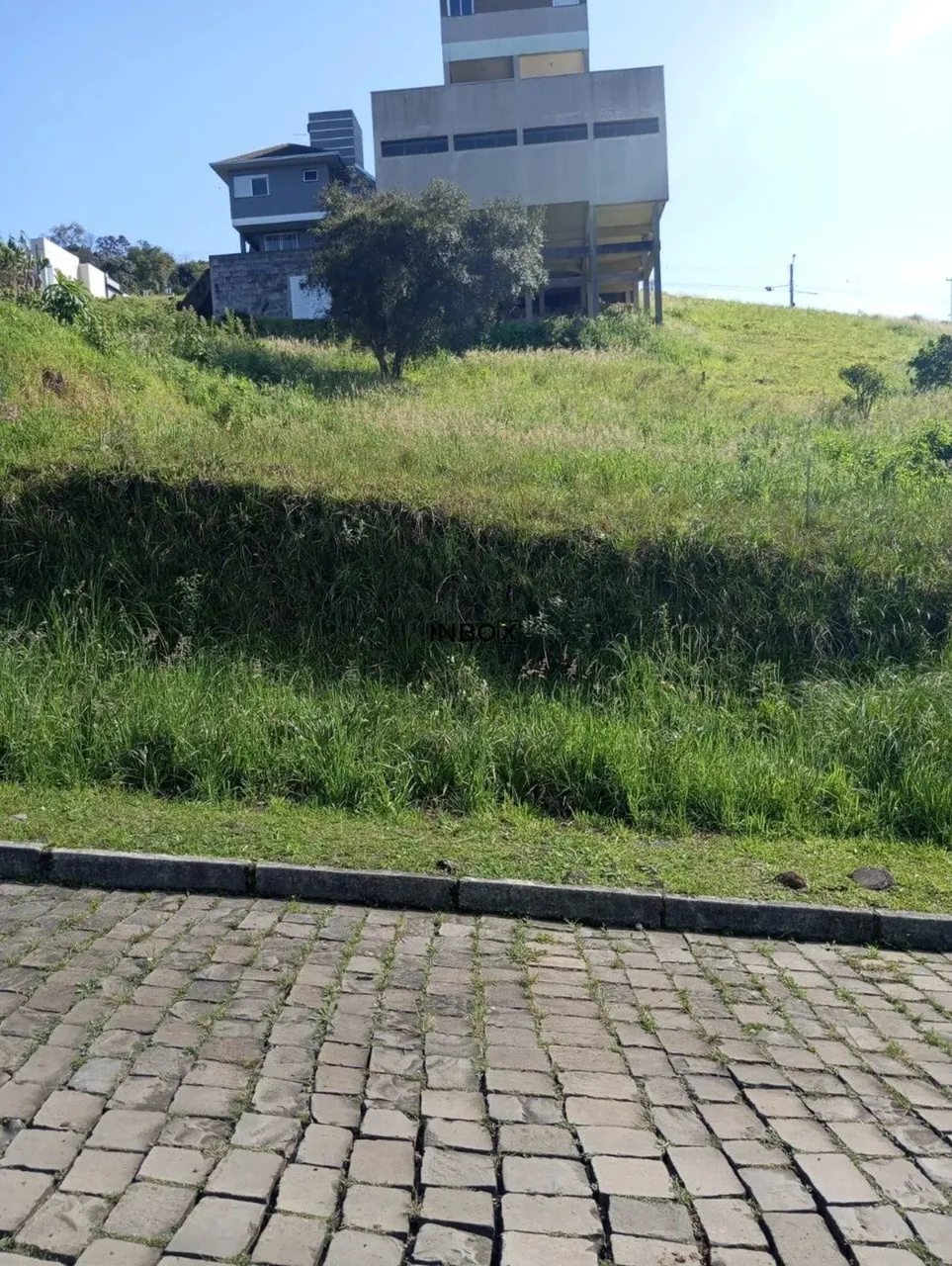 INBOX CIA IMOBILIÁRIA VENDE, TERRENO EM CARLOS BARBOSA NO BAIRRO AURORA