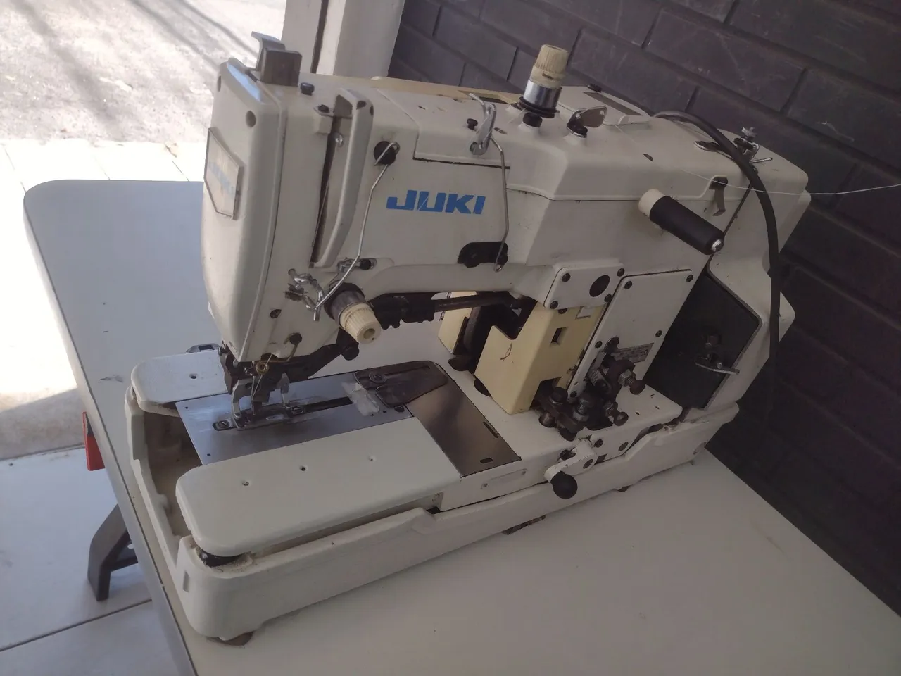Máquina de Costura Industrial JUKI