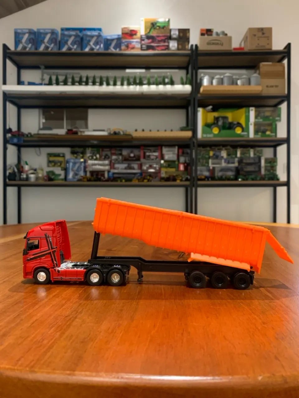 Miniatura caminhão carreta 1/64
