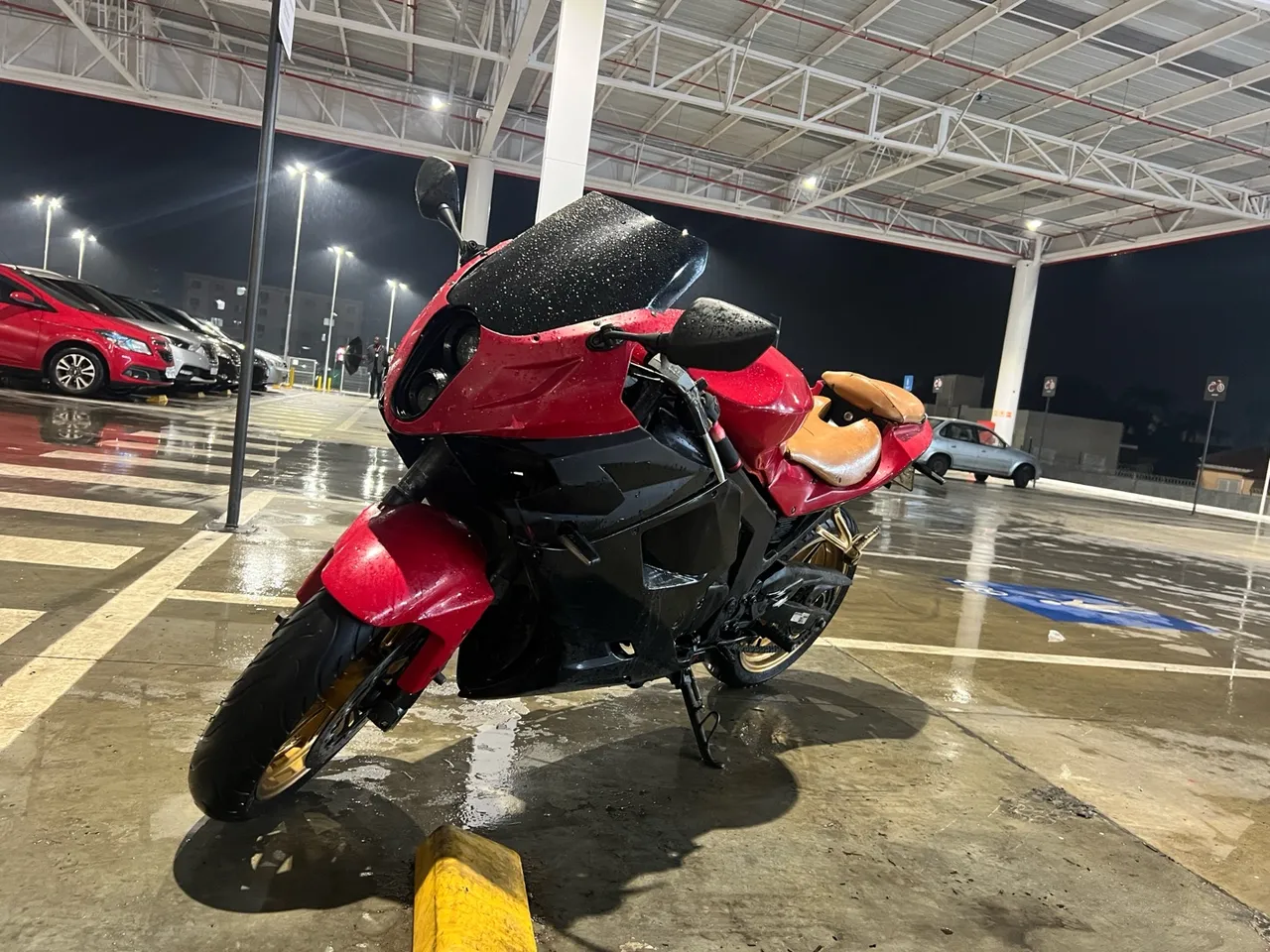 Vendo moto de barbada 