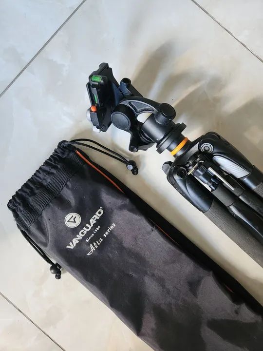 Venda: Tripé Vanguard Alta Series Modelo Alta+ 264AP
