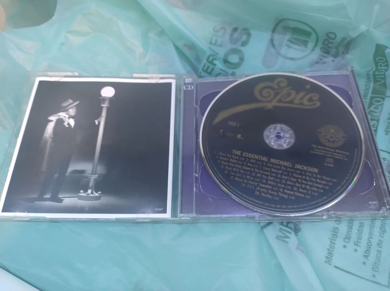CD Duplo The Essential Michael Jackson Importado EUA  - Foto 3