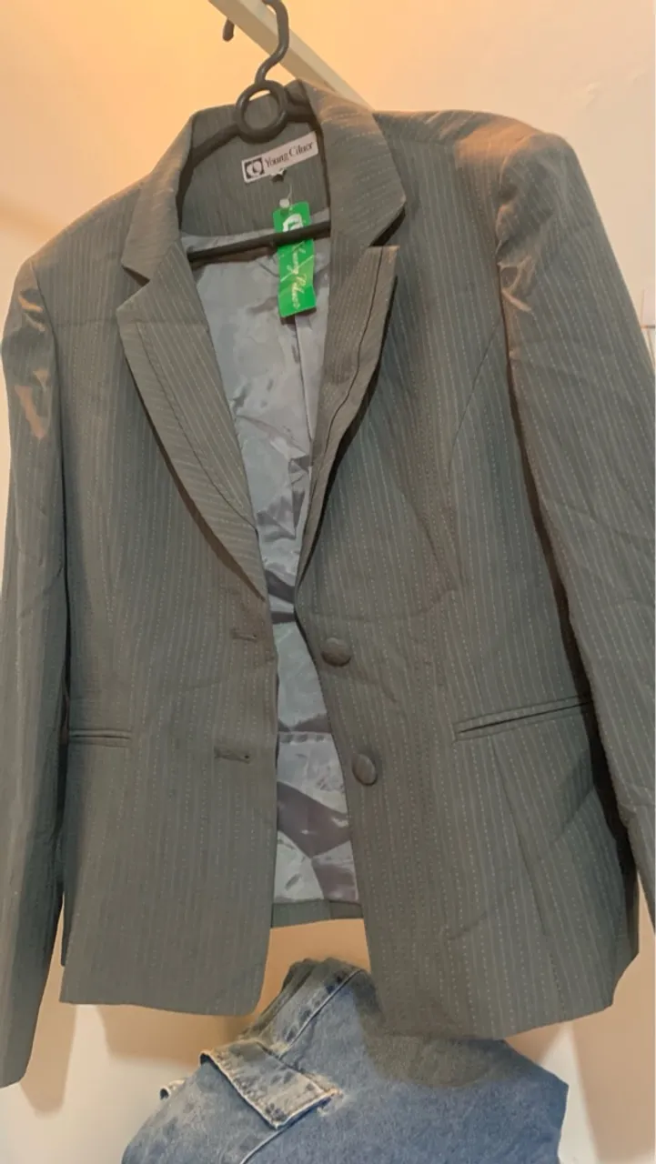 Blazer feminino cinza com listras
