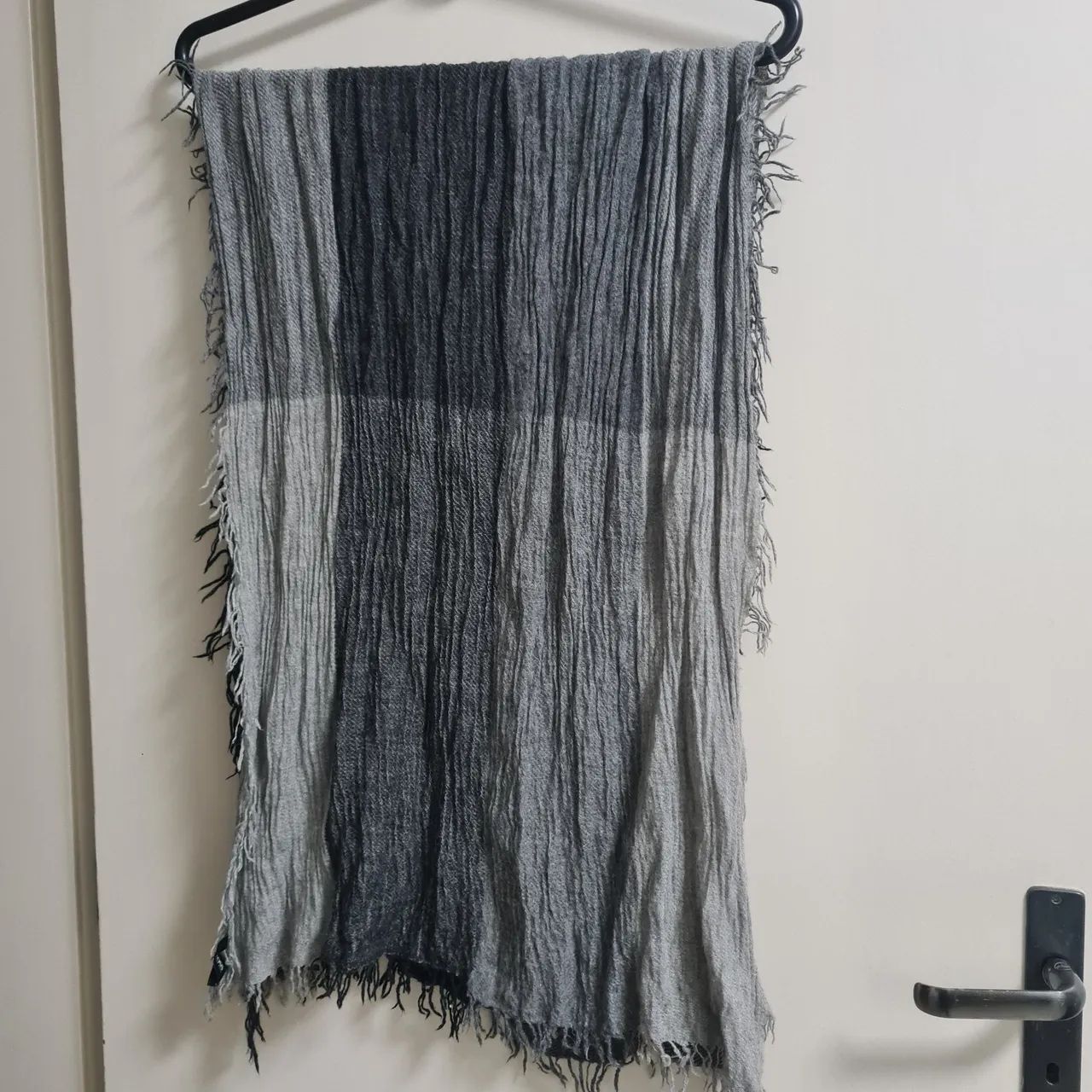 Cachecol BOSS cinza e preto - Foto 4