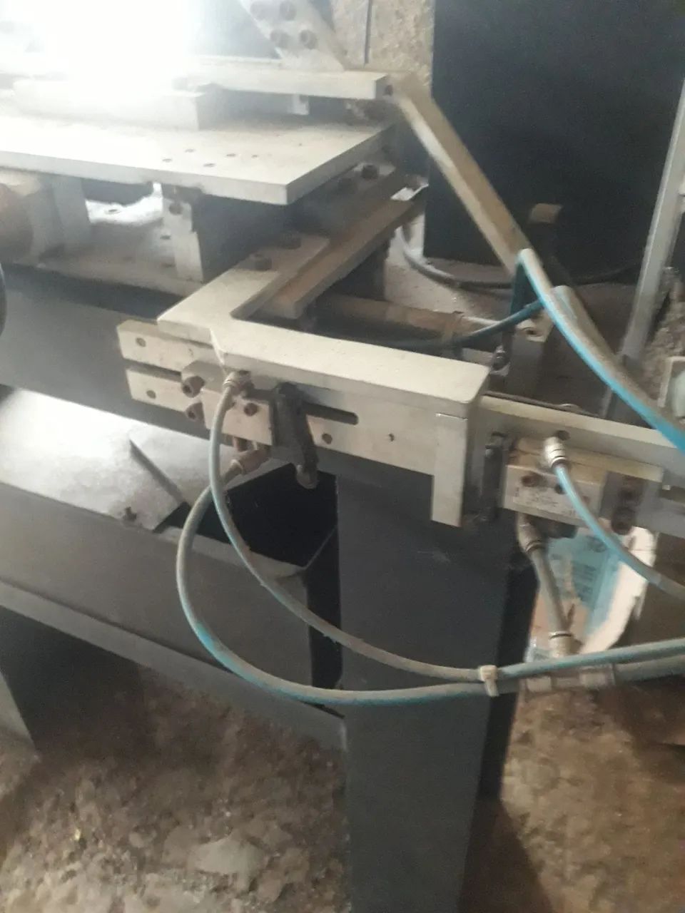 Afiadora de perfil pneumática curso 200mm. - Foto 5