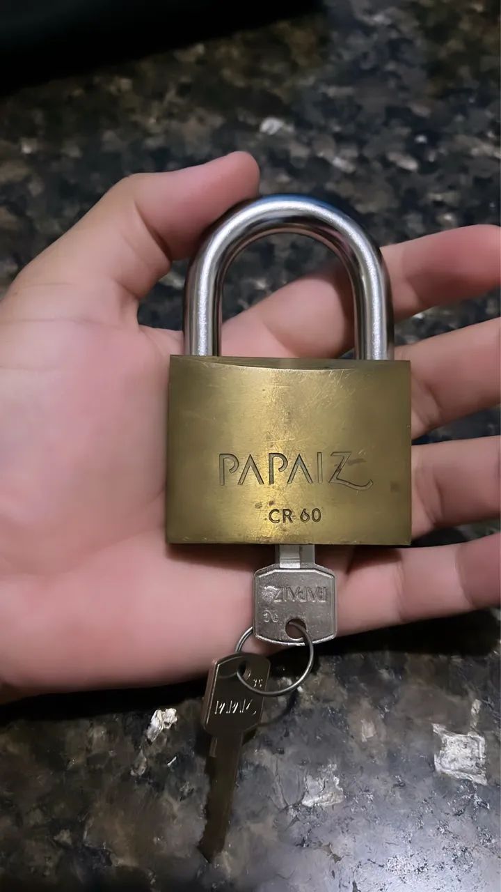 Vendo cadeado CR 60