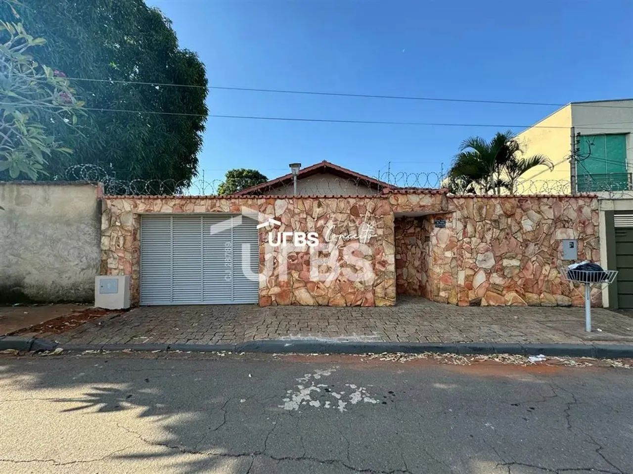 0 - Casa 4 quartos, sendo 2 suítes - Foto 2