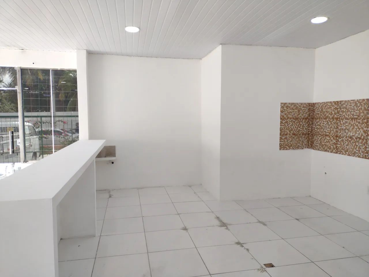 Loja com 110 m² pronta para o seu negócio no bairro Itaperi - Fortaleza - Ce. - Foto 3