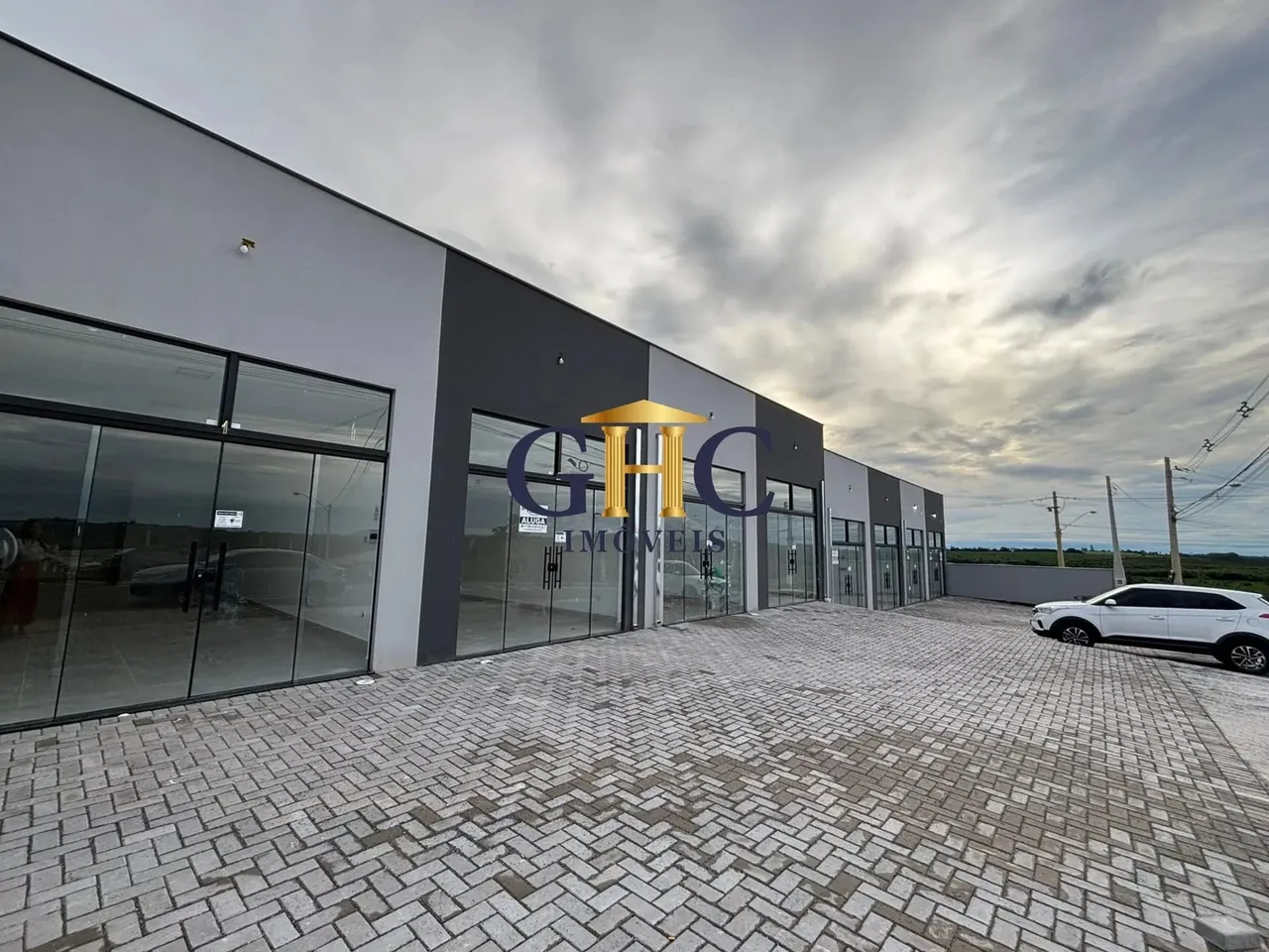 ALUGO SALÕES COMERCIAIS - Acesso principal ao Residencial Nova Metropolitana no Recanto Sã