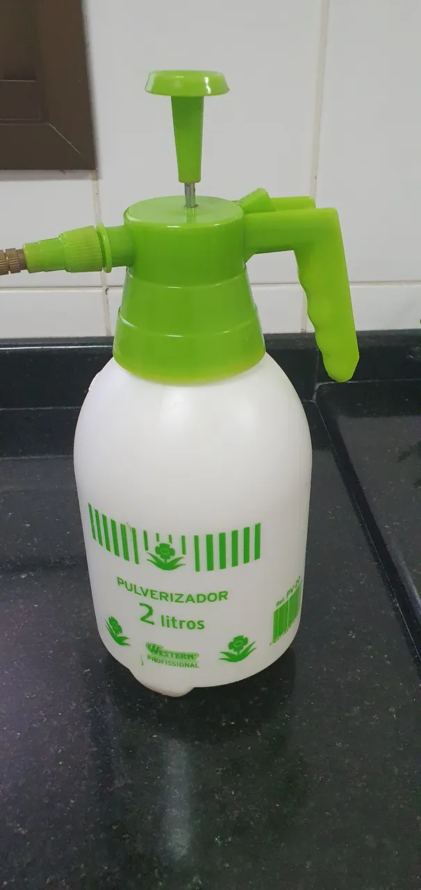 Pulverizador para plantas.