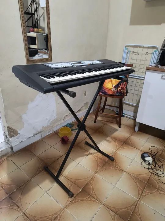 Teclado Yamaha PSR-E213 - Foto 2