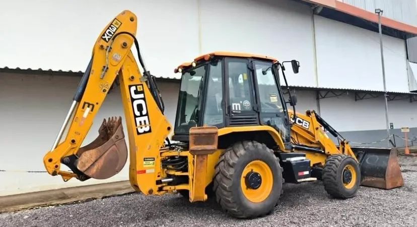 Vendo retroescavadeira JCB 3CX