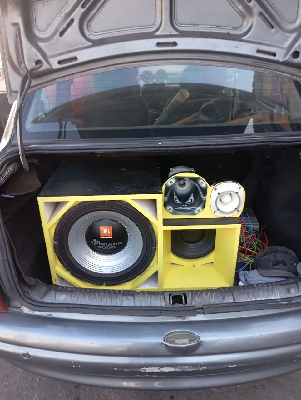 Complete speaker box module 15 measures 10 and the power supply64292270297858120