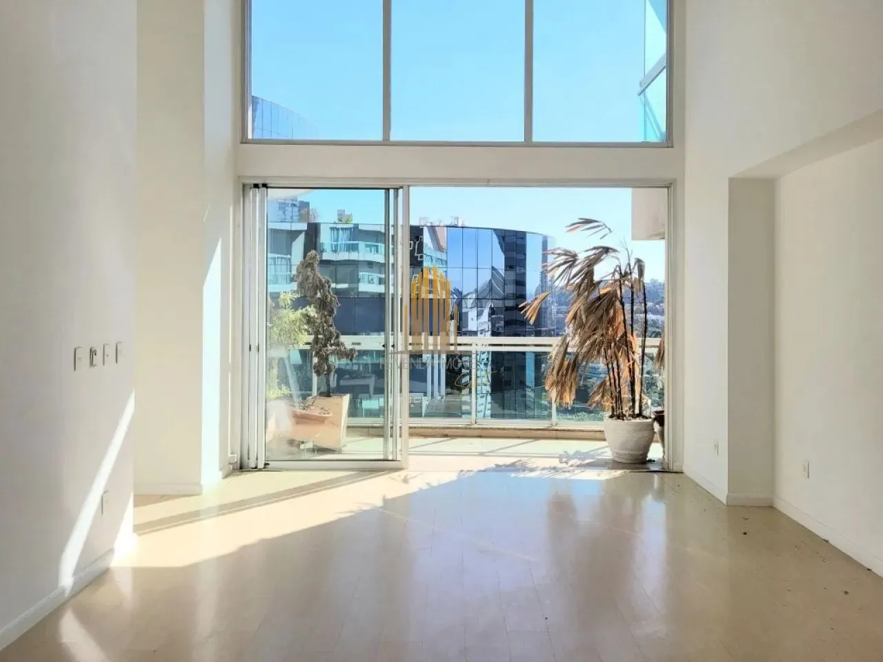 Condomínio Flórida PentHouses no Brooklin - Apartamento com pé direito alto e 193m² com 4