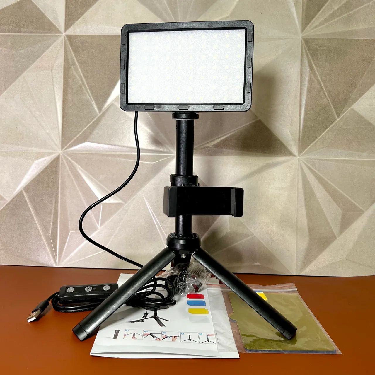 Painel LED com Tripé e Suporte para Celular