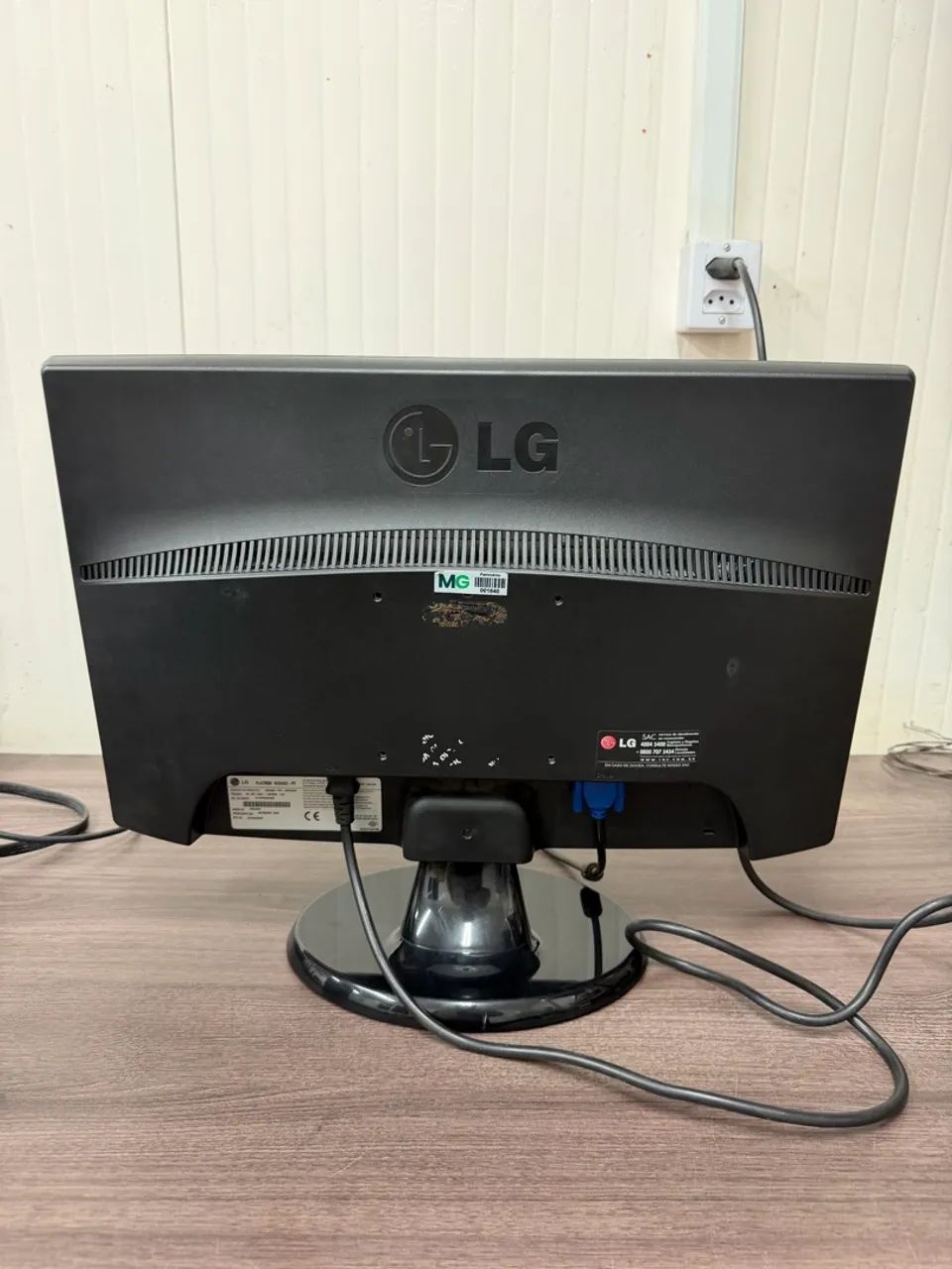 Monitor LG Flatron 20? W2043S-PF VGA HD+ com base - Foto 3