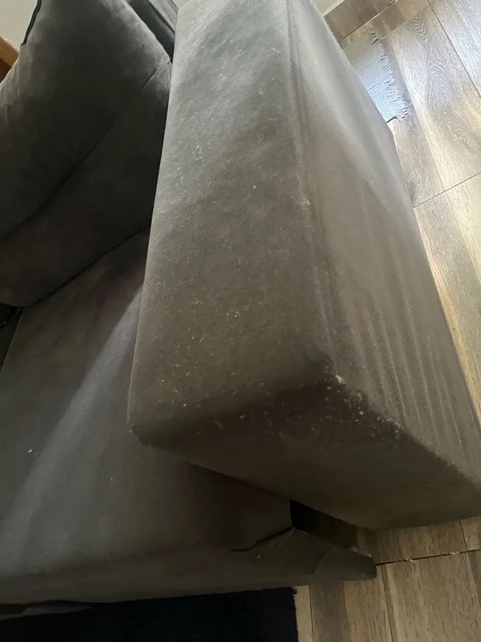 Sofá retrátil com marcas de uso/ precisa ser lavado - Foto 2