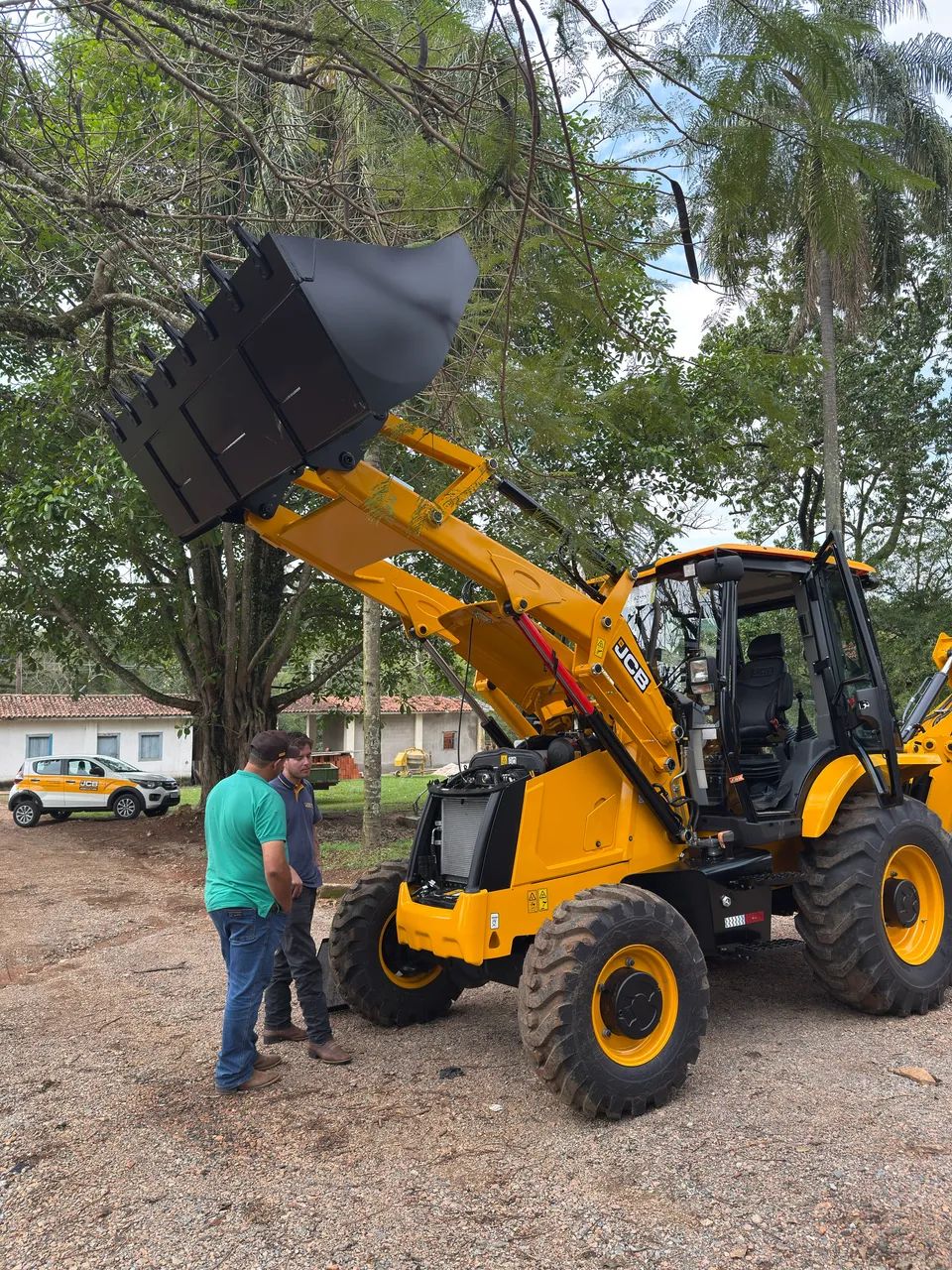 RETROESCAVADEIRA JCB  - Foto 2