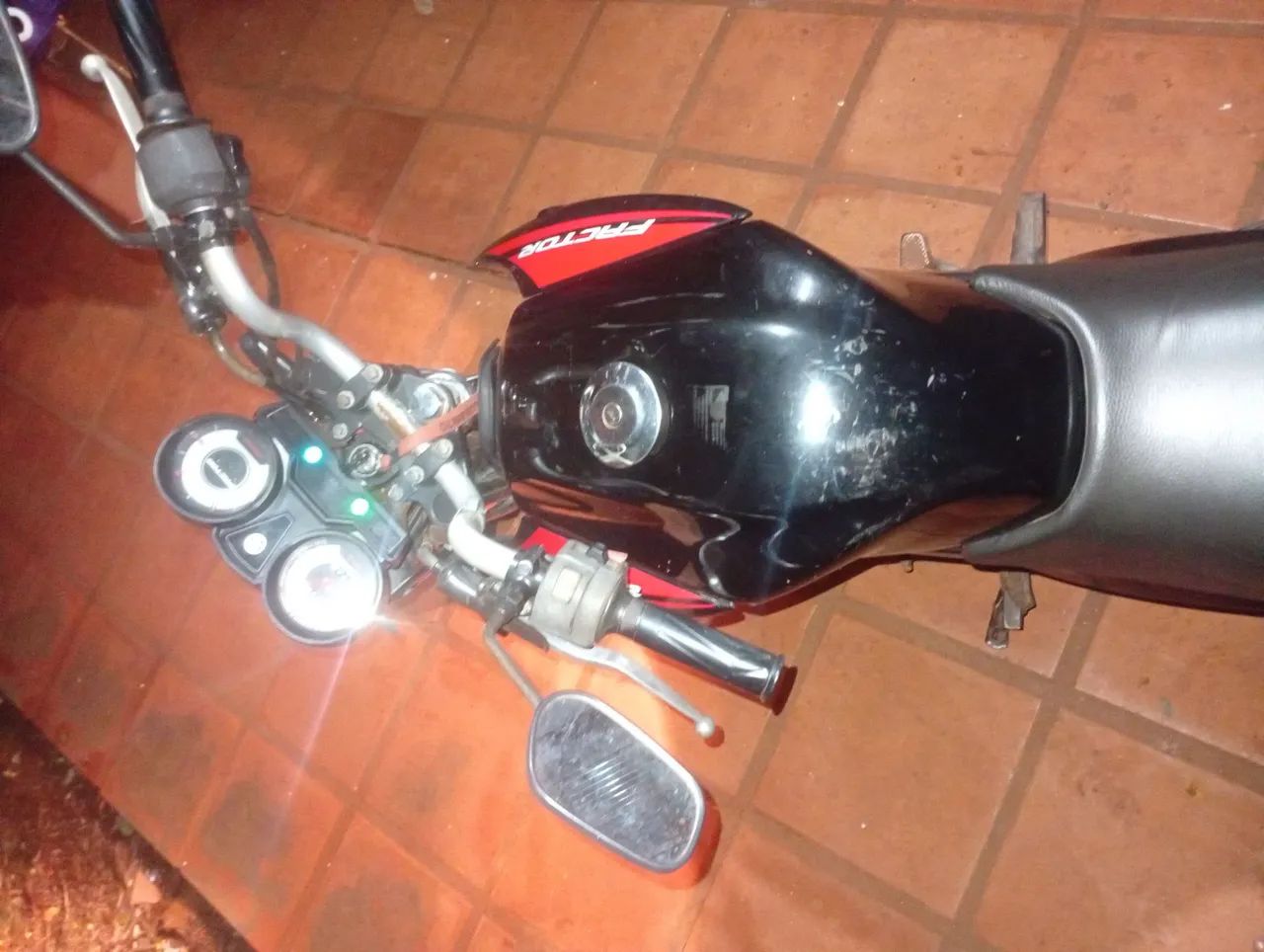 Moto 125 factor  - Foto 3
