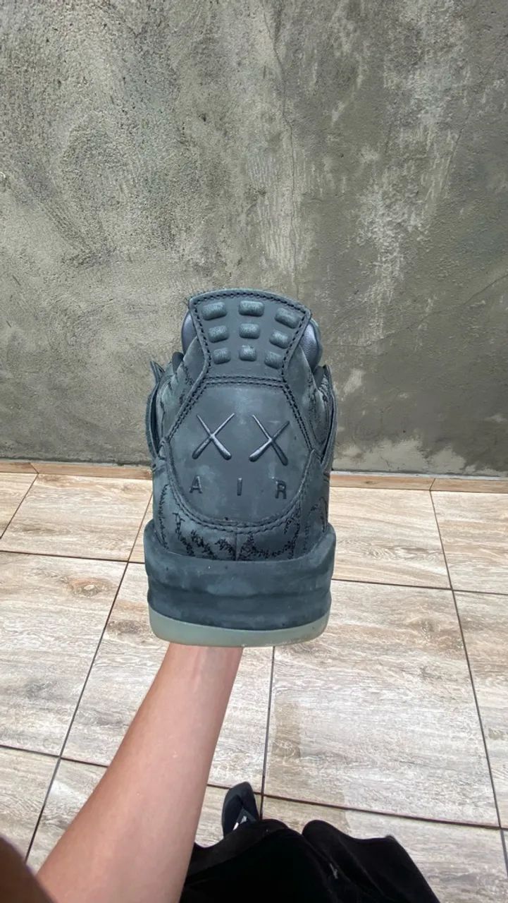Air Jordan 4 KAWS - Foto 3