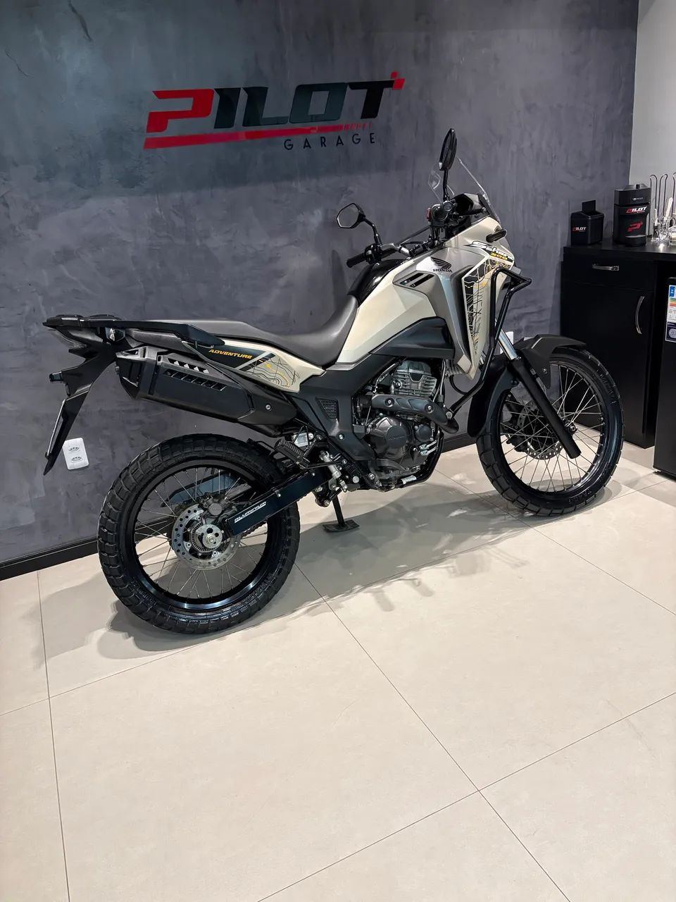 Honda Sahara ADV 2024 - Foto 3