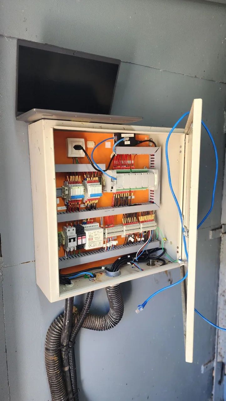 Montagem de Painéis Eletricos