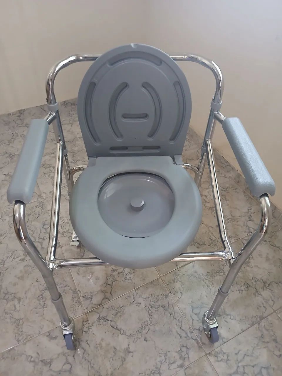 Cadeira higiênica - Foto 2