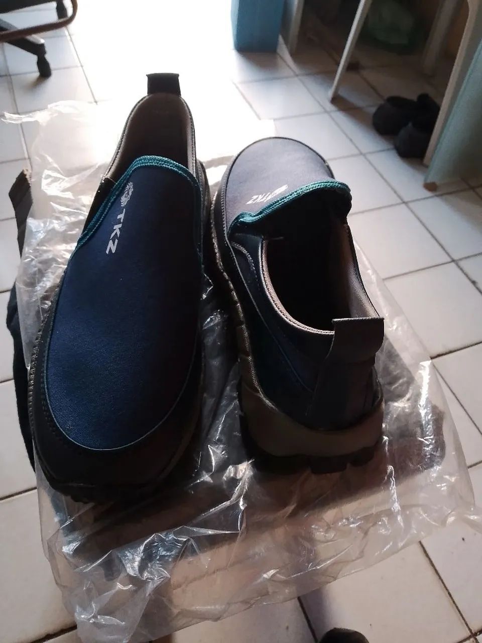 Vendo sapato social e sapatênis  - Foto 3