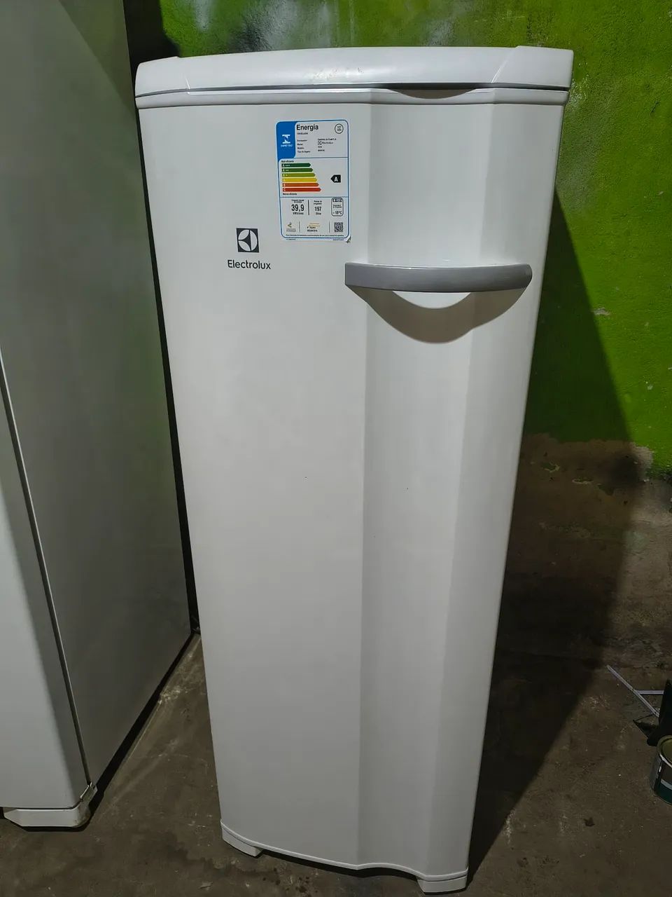 Vendo freezer Eletrolux funcionando perfeitamente dependendo do lugar entrego.