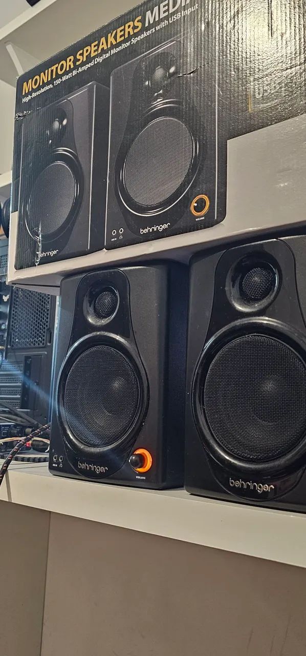Monitor de referência Behringer M40