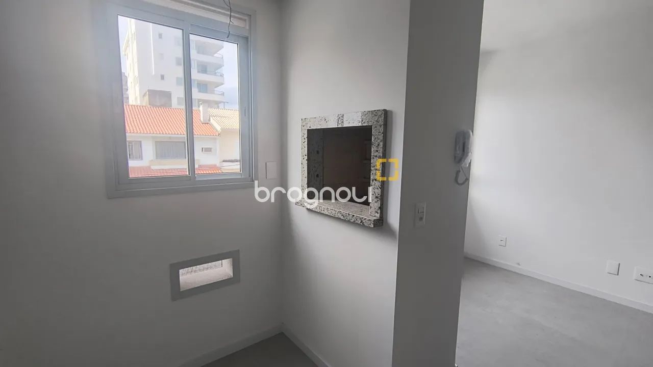 Apartamento de 2 Quartos com Suíte em Coqueiros - Foto 3