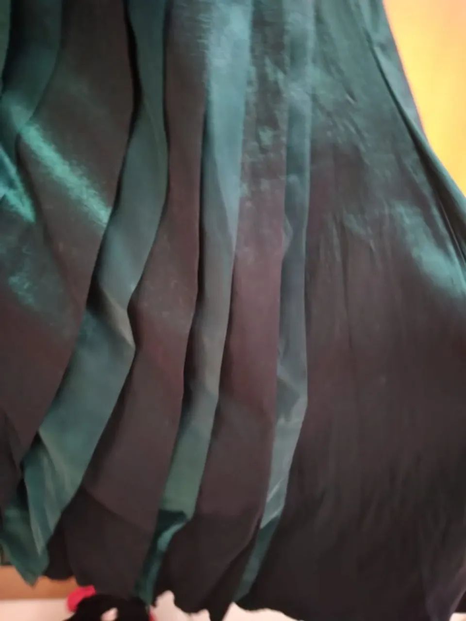 Vestido para festa, cor verde musgo. Tamanho M. Super lindo exuberante e conservado. - Foto 3