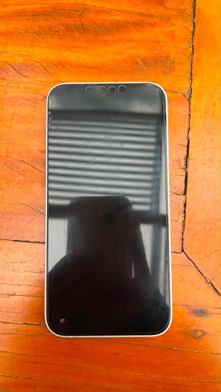 iPhone 16e