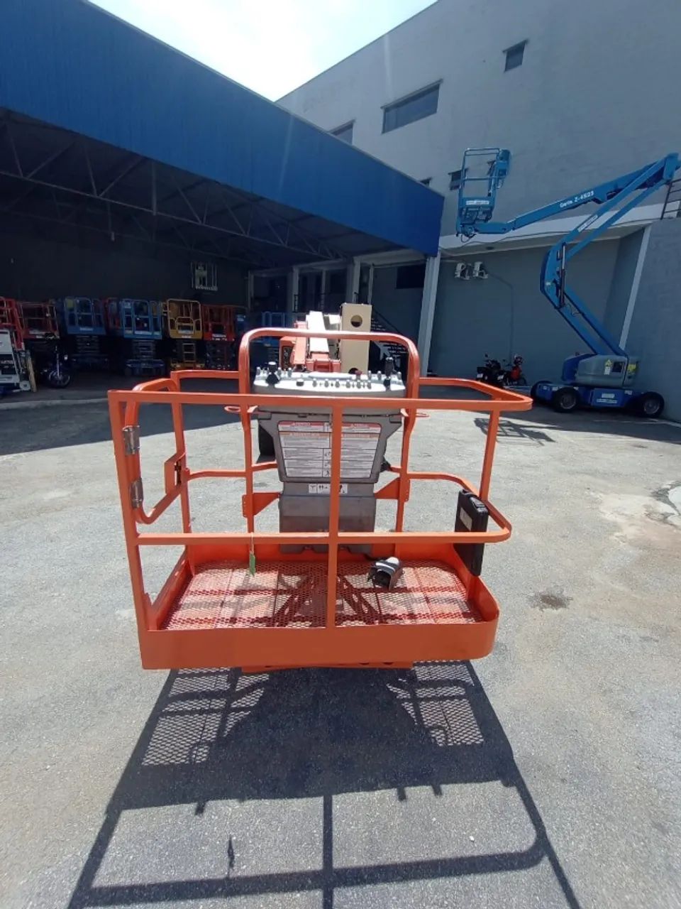 Plataforma elevatória JLG E450AJ - Foto 4