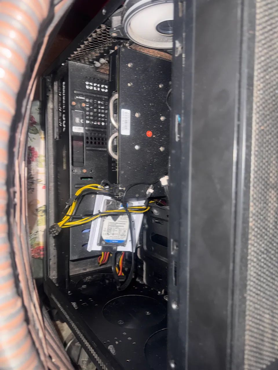 Ryzen 5 1600 8 gb memória ddr4  placa de vídeo rx580 - Foto 3