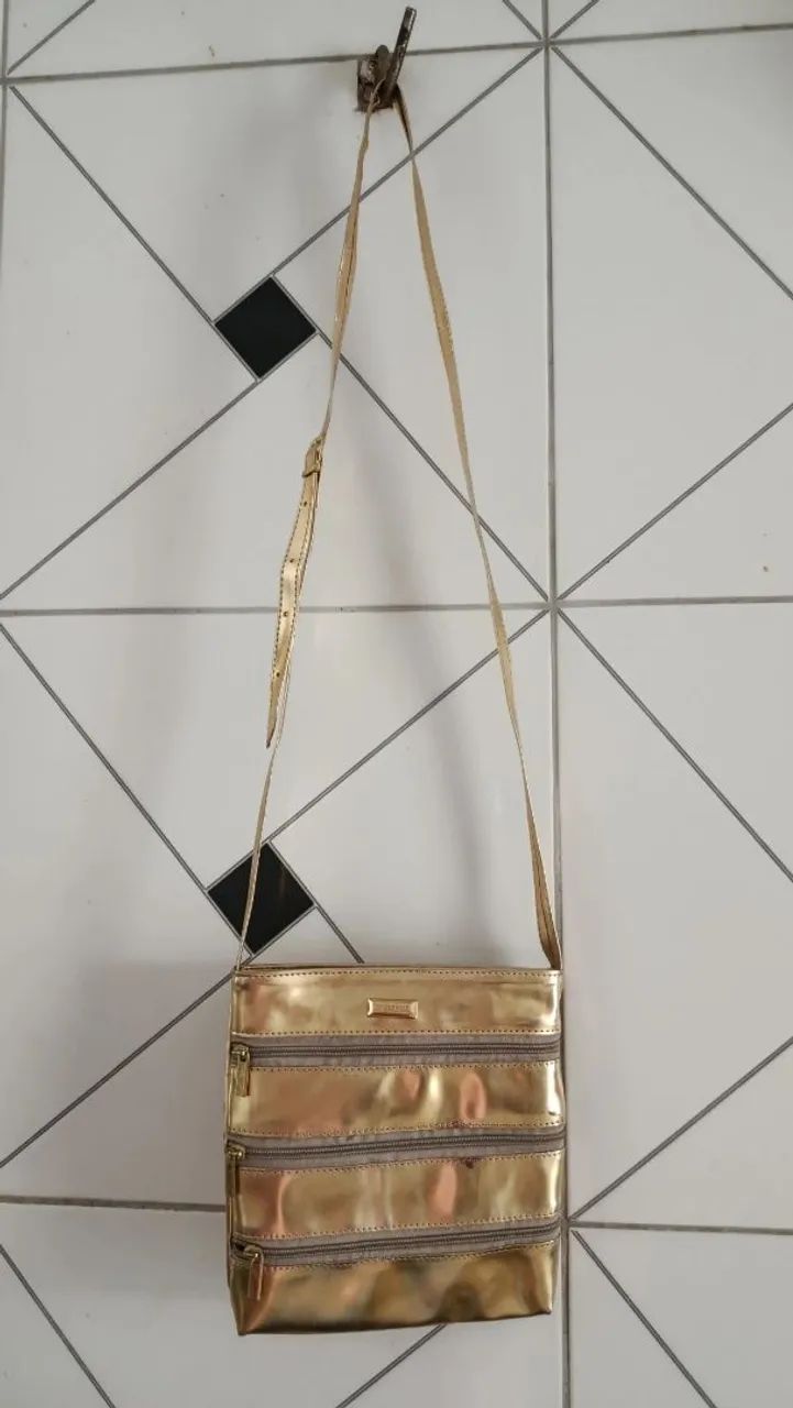 Bolsa couro fino dourada