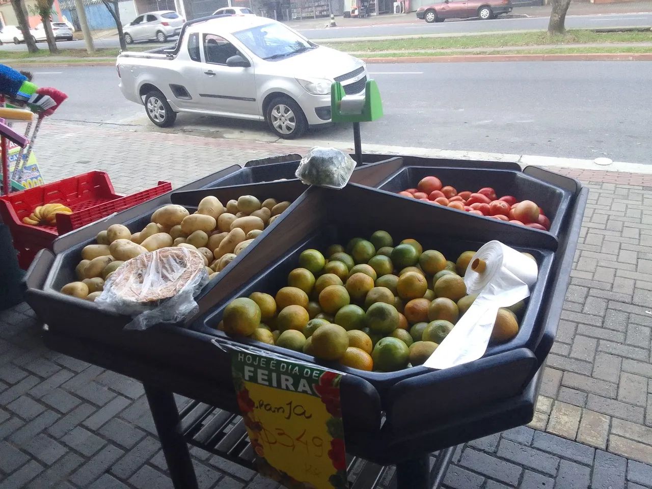 Expositor de Hortifruti madeira.