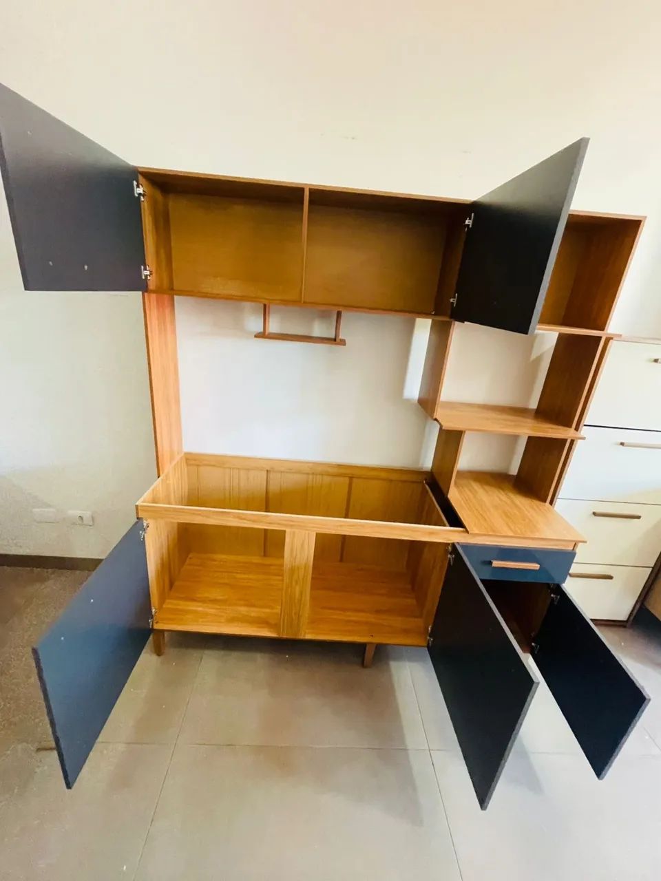 Cozinha compacta com espaço para microondas e forno nova, moderna e funcional. ? - Foto 3