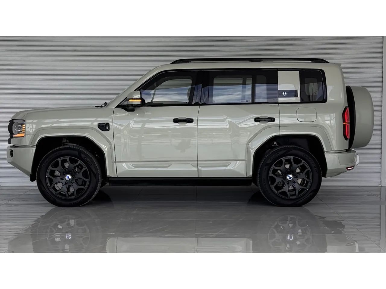 Denza B5 SUV híbrido plug-in, foto 8 de 15
