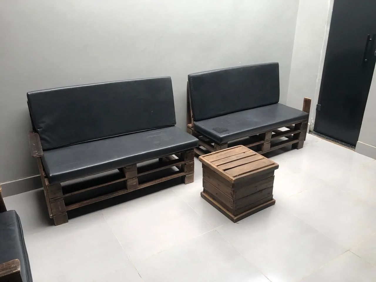 Conjunto de sofás estilo pallet - completo - Foto 4