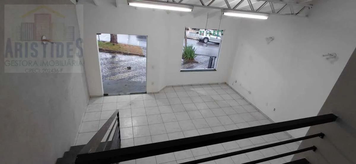 Prédio comercial na Av. Adherbal da Costa Moreira. - Foto 2