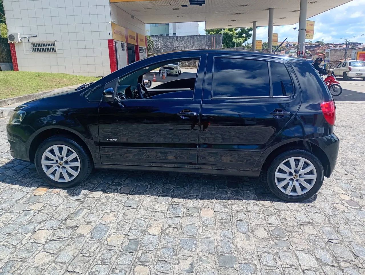 Volkswagen Fox Fox 1.0 Mi Total Flex 8V 3p 2011
