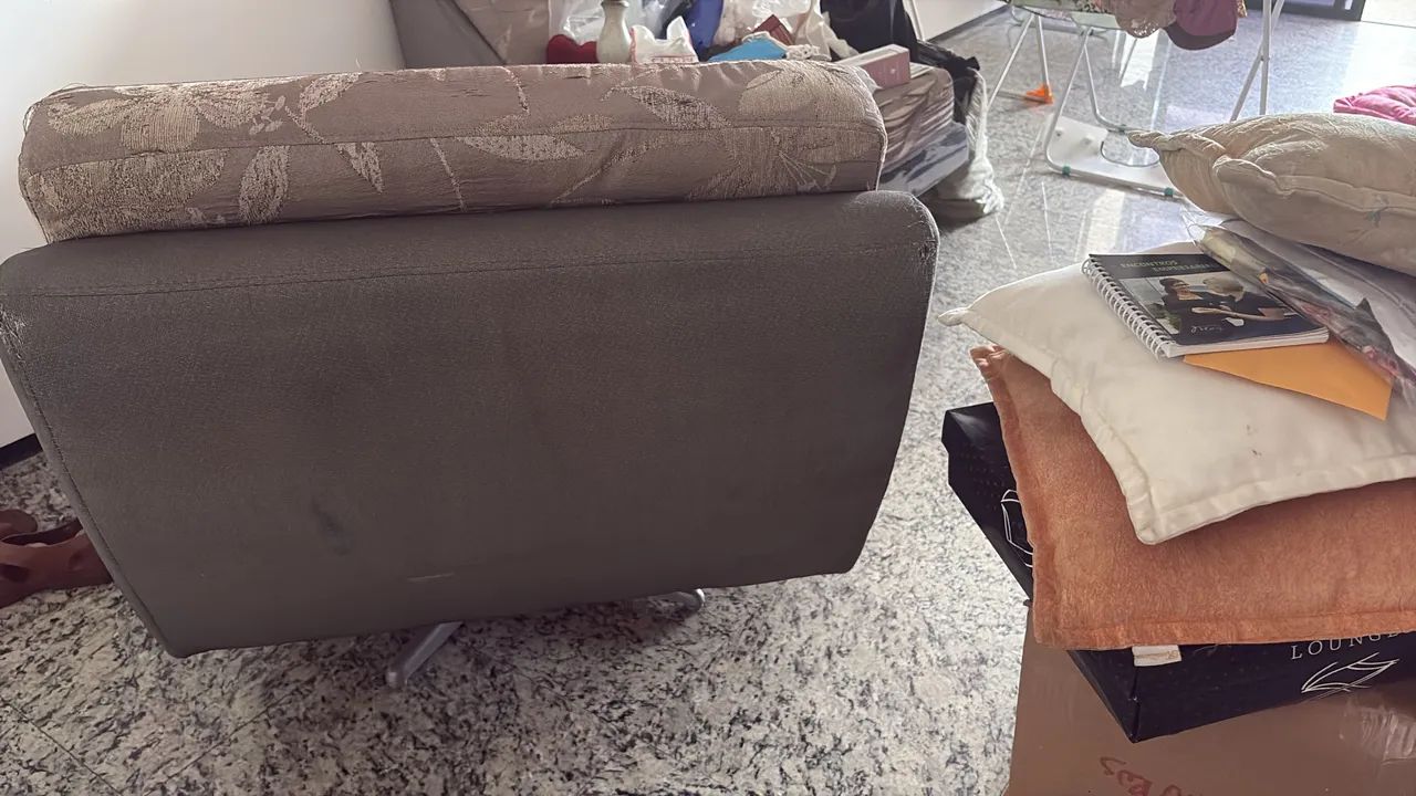 02 Cadeiras giratórias tipo sofá  - Foto 3