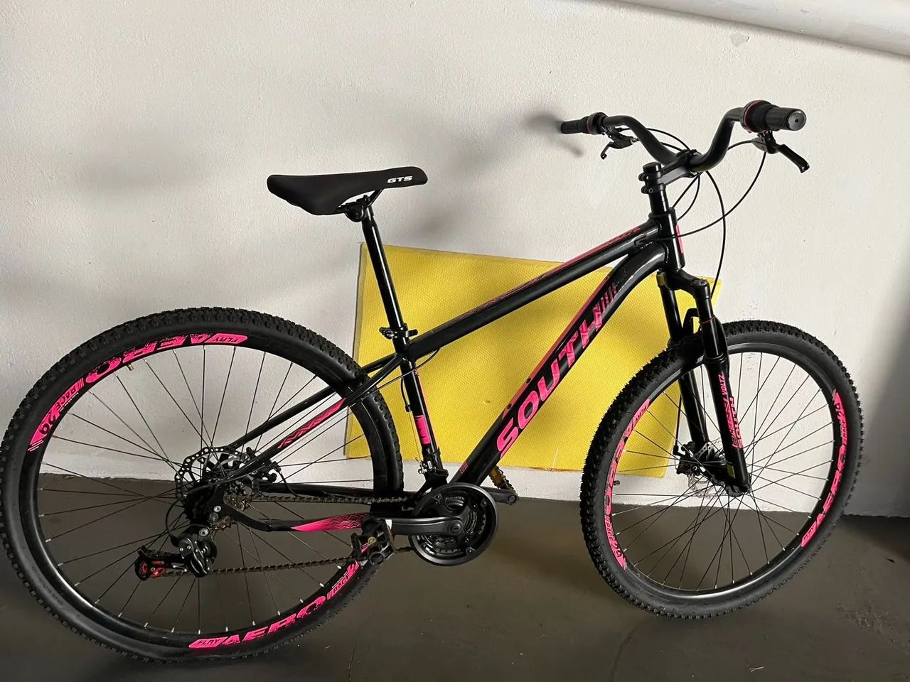 Bicicleta semi nova aro 29 - Foto 2